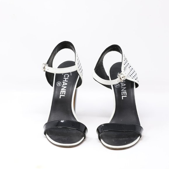 CHANEL PATENT LEATHER HEELS - Picture 1 of 3